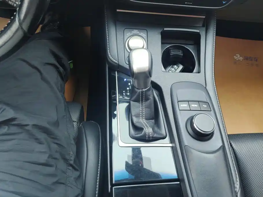 Lexus ES — миниатюра 16