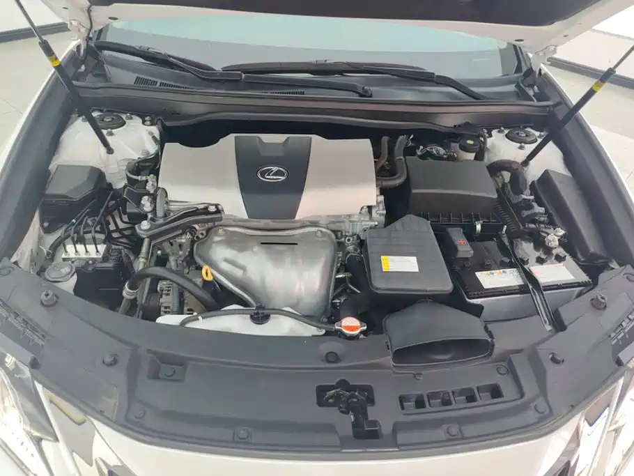 Lexus ES — миниатюра 10