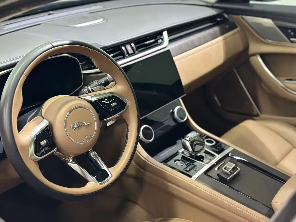 Jaguar XFL — миниатюра 8