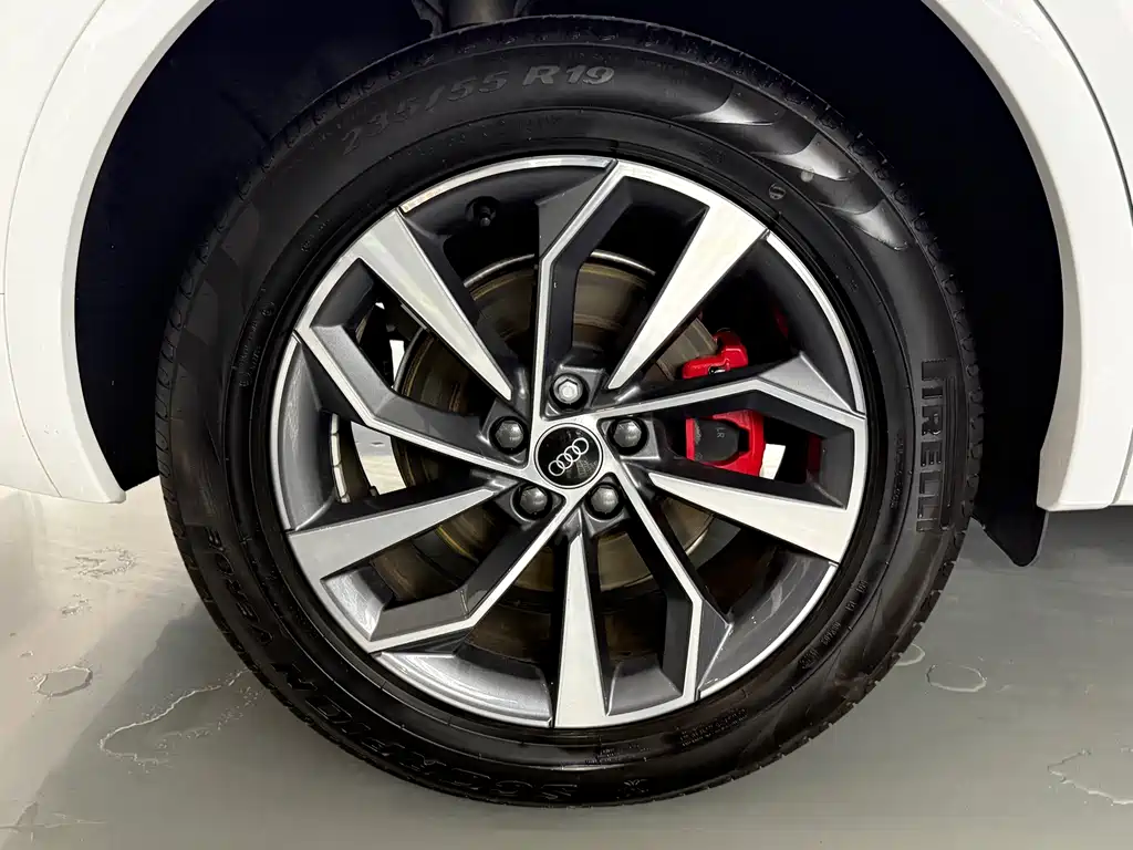 Audi Q5L — миниатюра 13