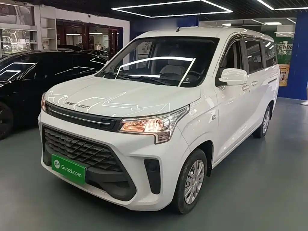 Dongfeng 380 2022 1.5L 7 мест