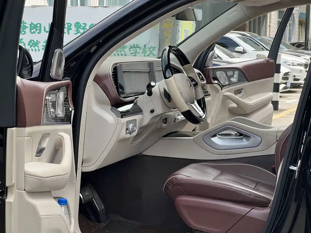 Mercedes-Benz GLS — миниатюра 9