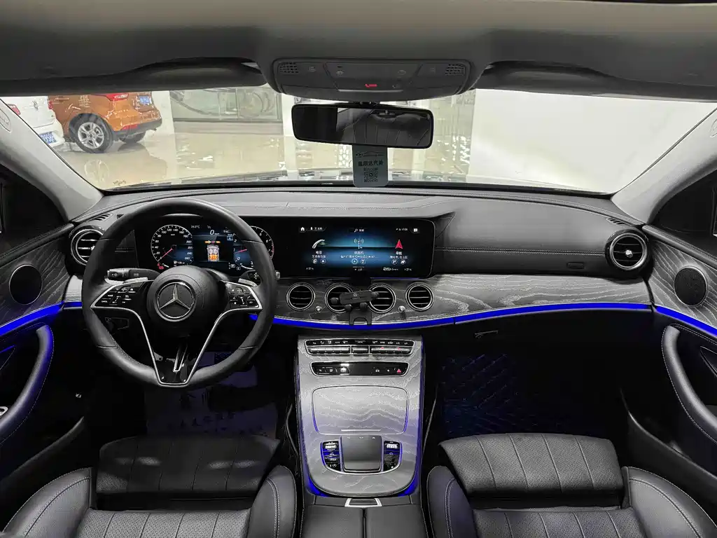 Mercedes-Benz E-Class — миниатюра 5