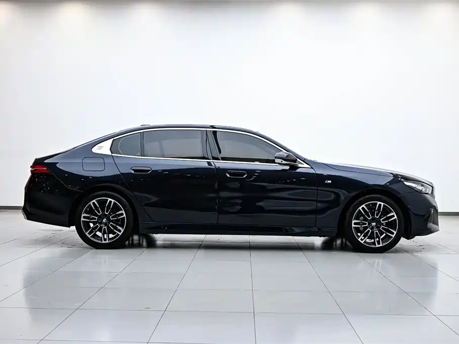 BMW 5 Series 5 2024 530Li Lead M Sport