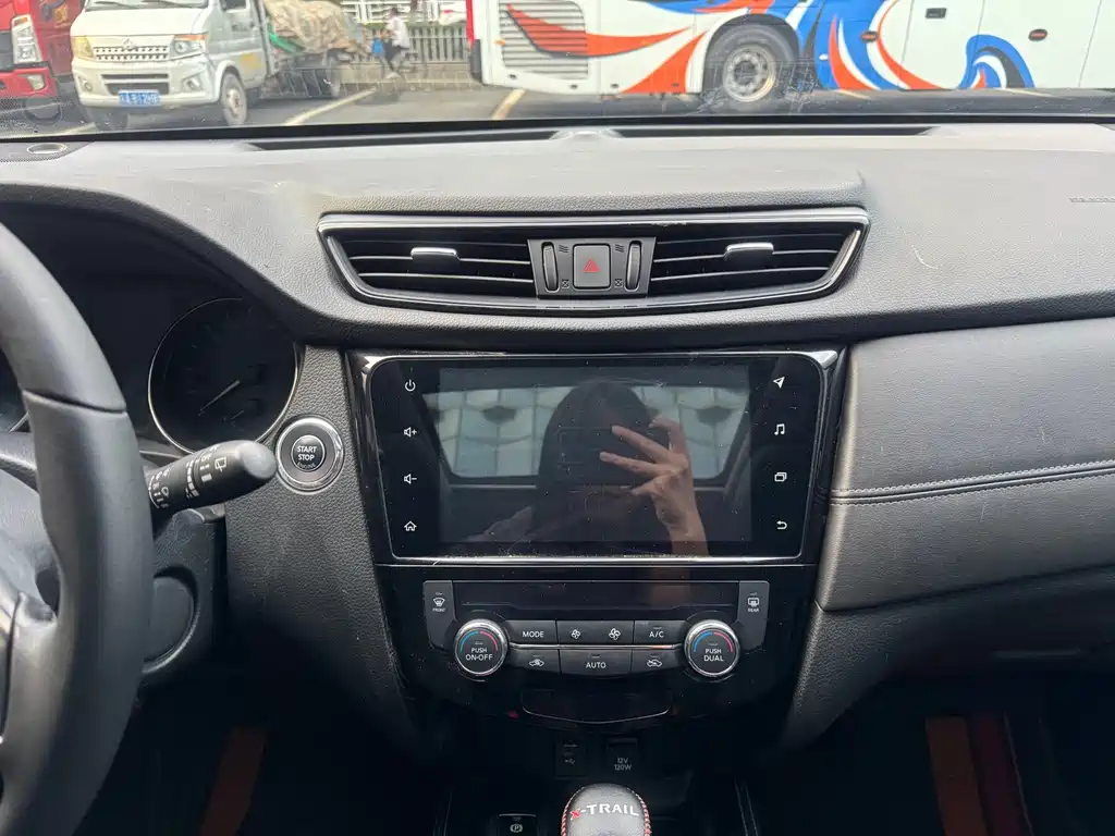 Nissan X-Trail — миниатюра 8