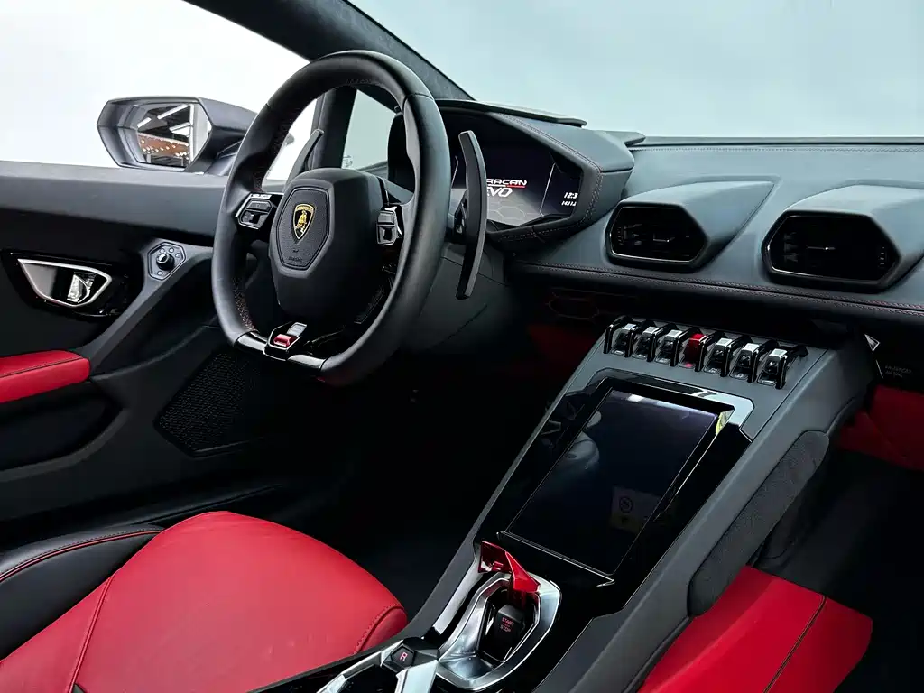 LAMBORGHINI HURACÁN