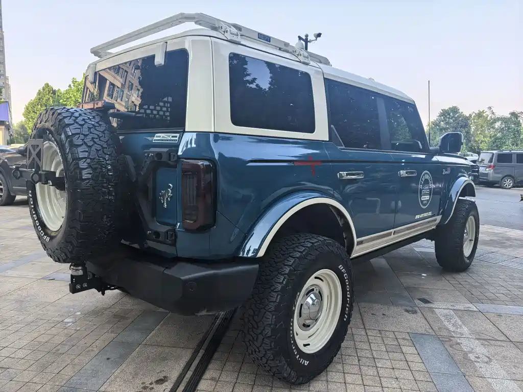 Ford Bronco — миниатюра 7