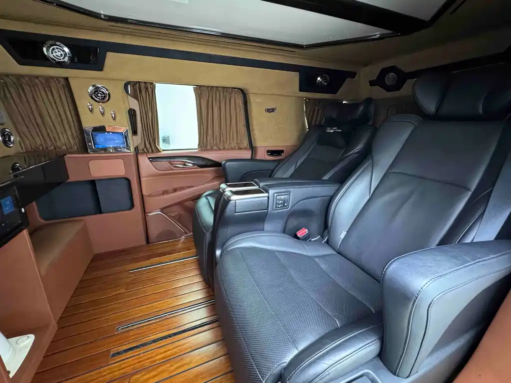 Cadillac Escalade — миниатюра 22