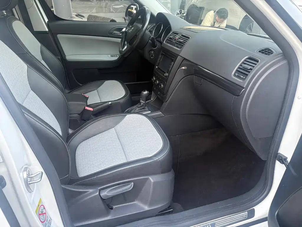 Skoda Yeti — миниатюра 8