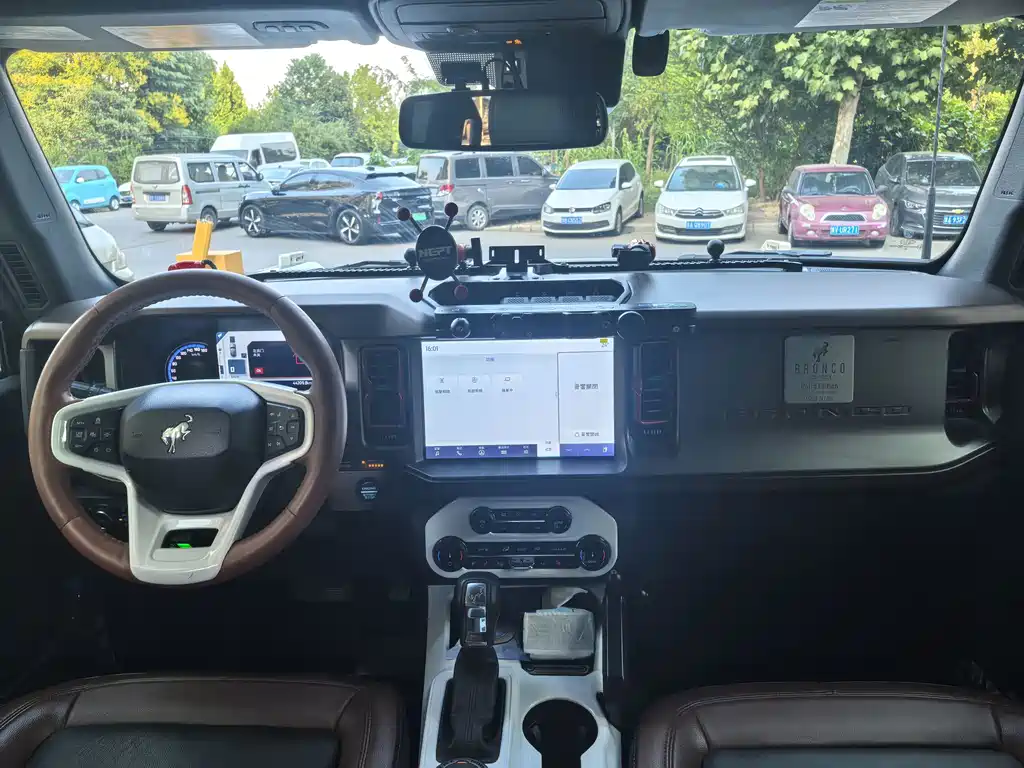 Ford Bronco — миниатюра 6