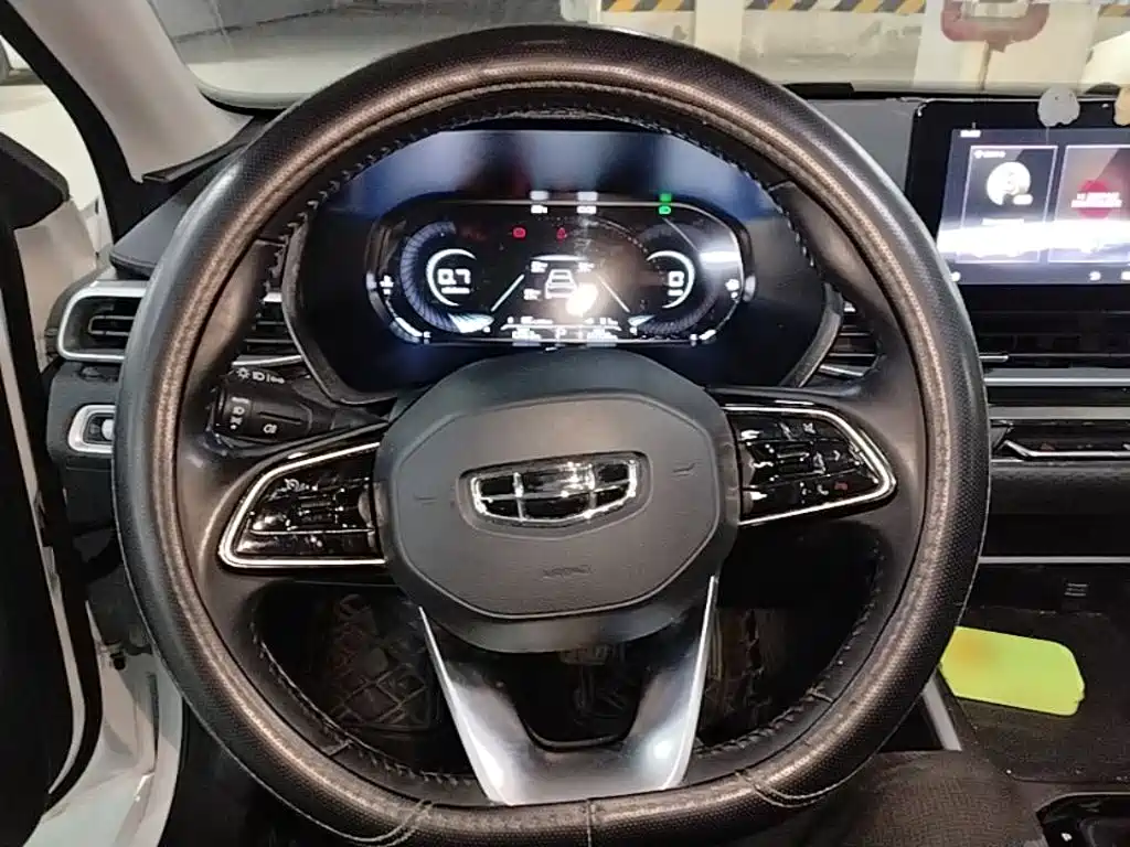 Geely Emgrand — миниатюра 11