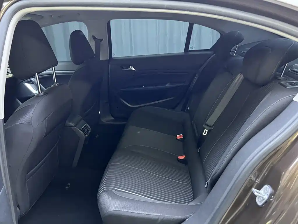 Peugeot 408 2014 1.8L AT Luxury