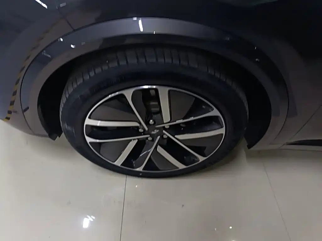 Li Auto Li L8 — миниатюра 23