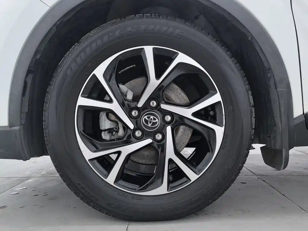 Toyota C-HR — миниатюра 17