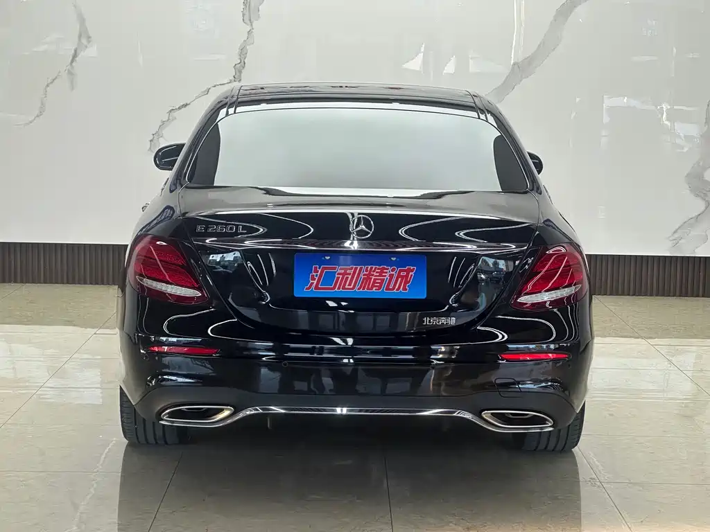 Mercedes-Benz E-Class — миниатюра 4