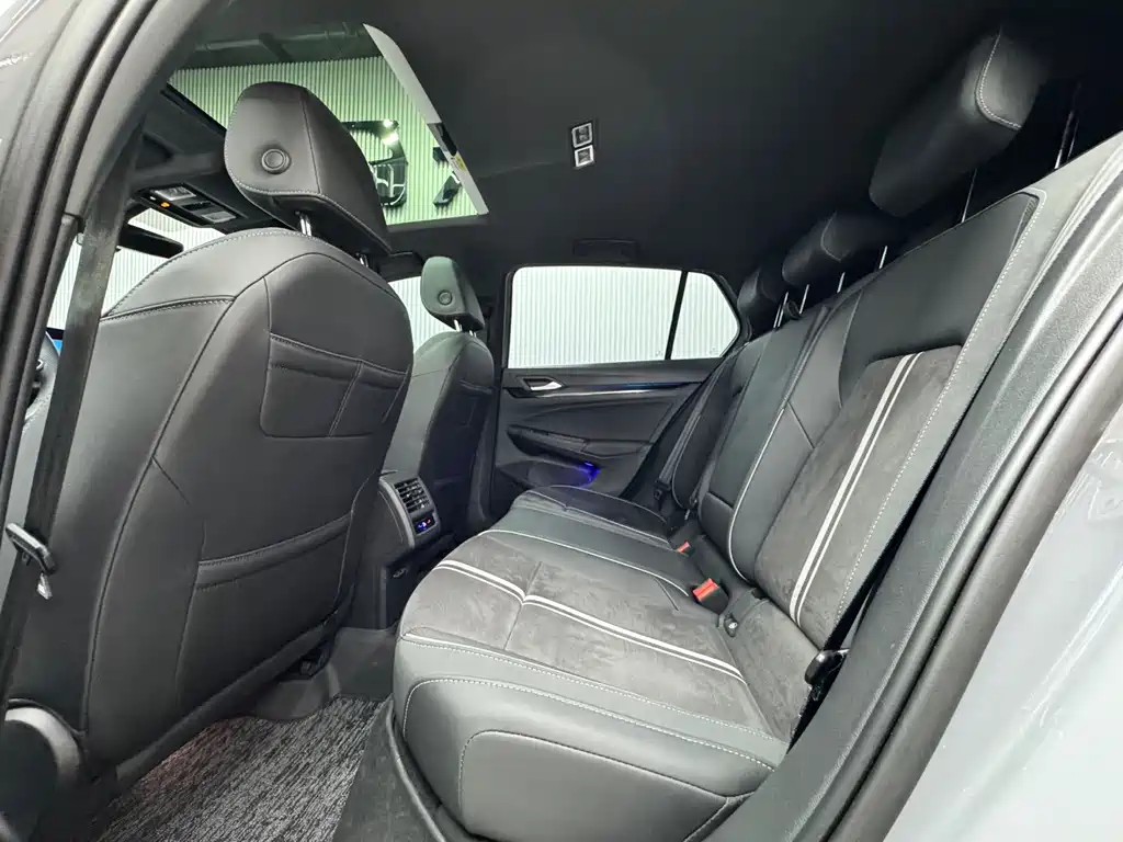 Volkswagen Golf — миниатюра 10