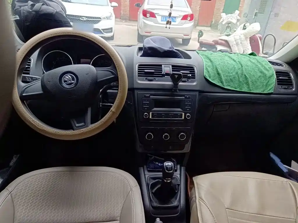 Skoda Yeti — миниатюра 13