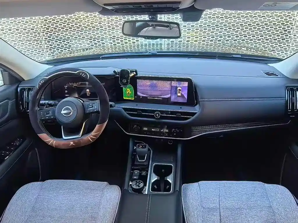 Nissan Teramont — миниатюра 10