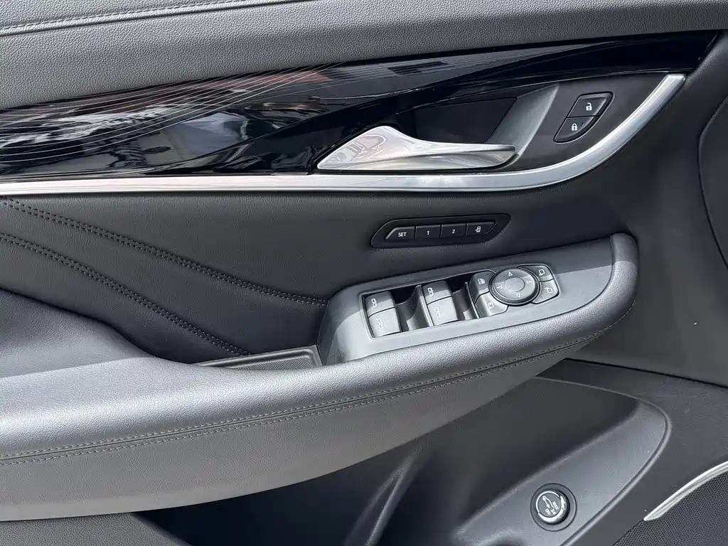 Buick Enclave 2020 28T Premium Flagship