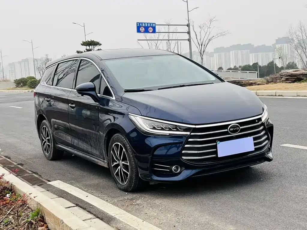 BYD SONG MAX