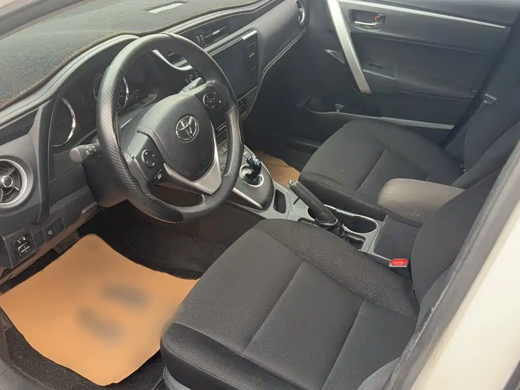 Toyota Corolla Hybrid — миниатюра 8
