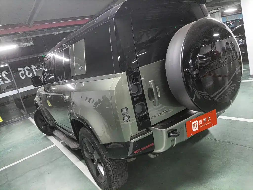 LAND ROVER DEFENDER