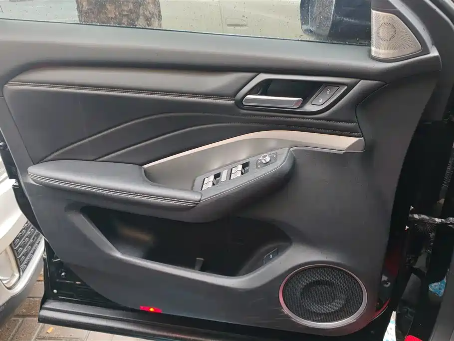 WEI PAI WEI BRAND VV6