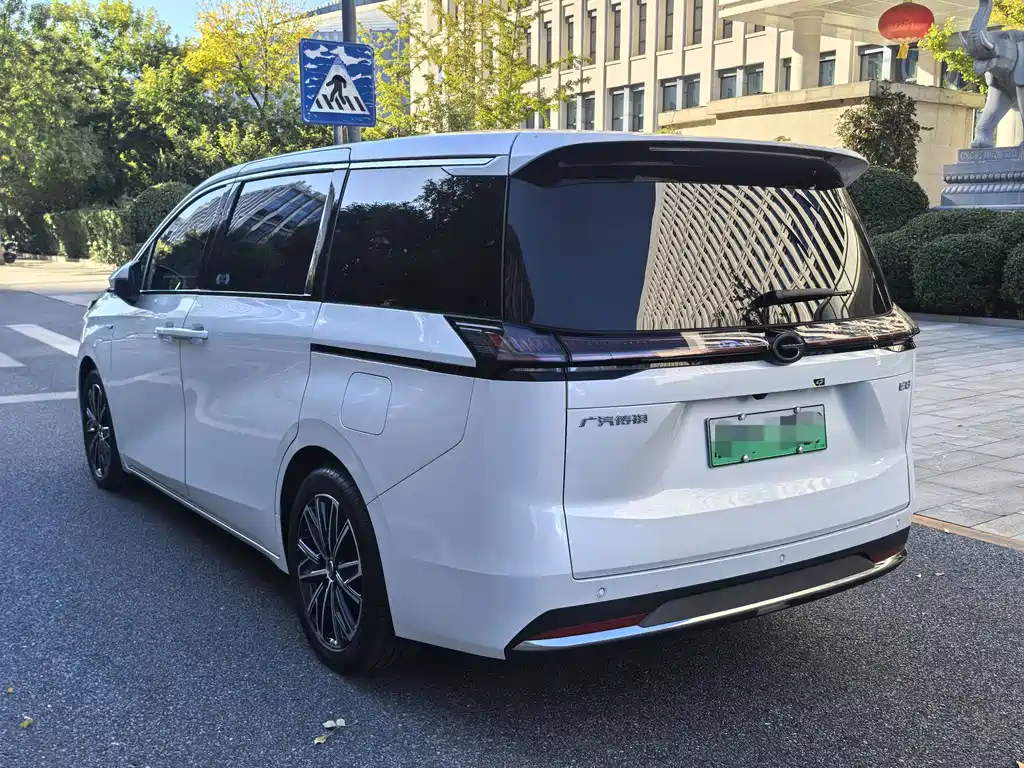 GAC Motor Trumpchi E8 PHEV — миниатюра 3