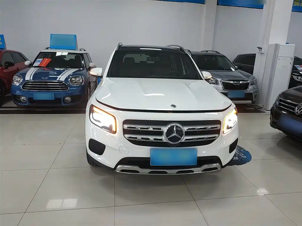 MERCEDES-BENZ GLB