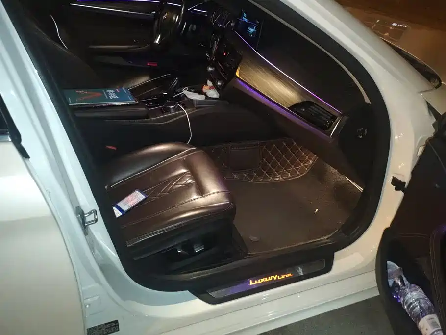 BMW 5 Series — миниатюра 8