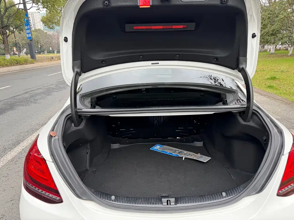 MERCEDES-BENZ C CLASS