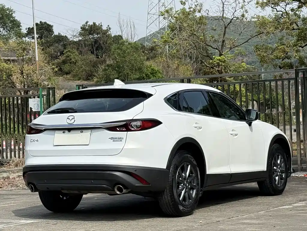 MAZDA CX 4