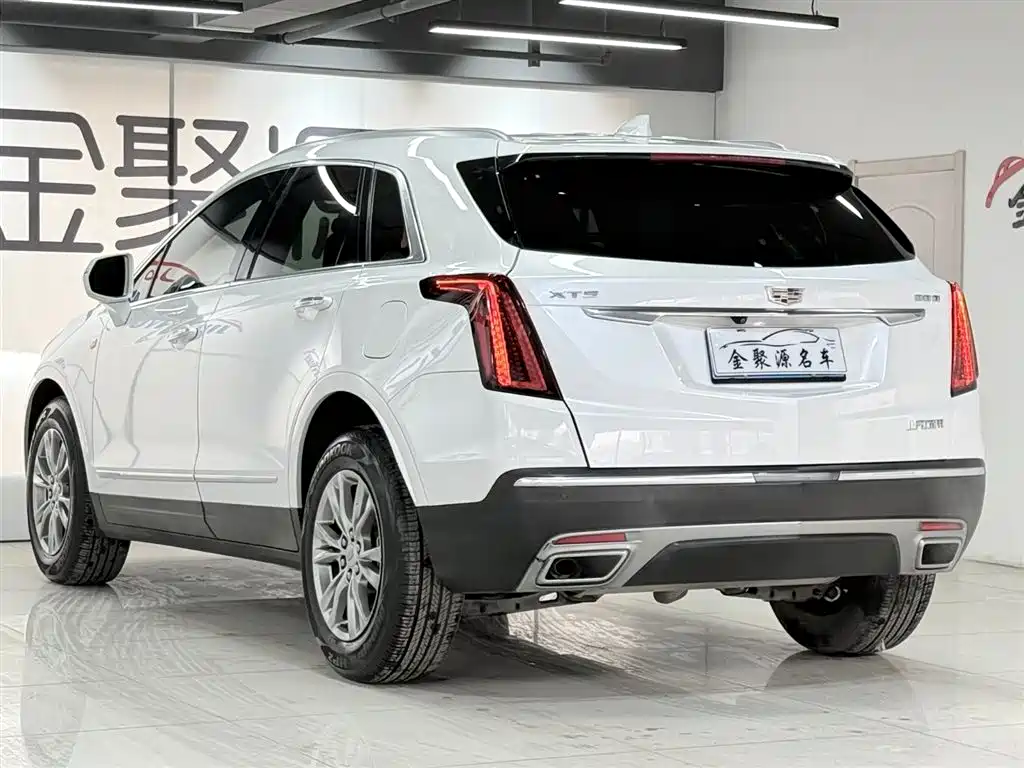 CADILLAC XT5