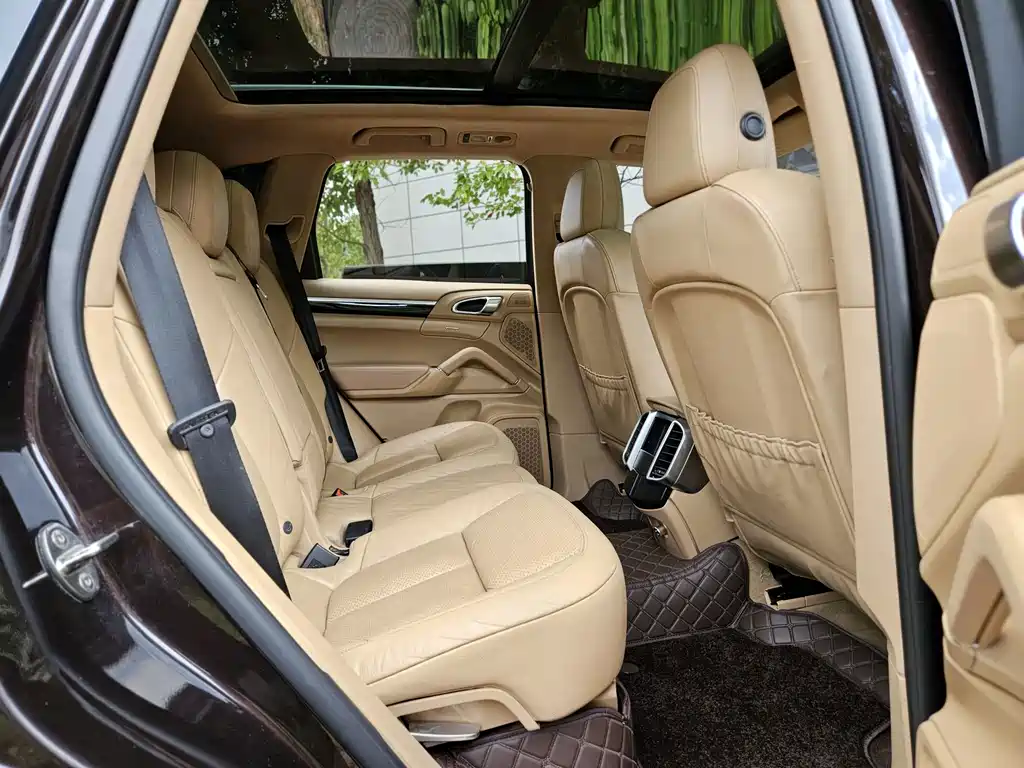 Porsche Cayenne — миниатюра 8