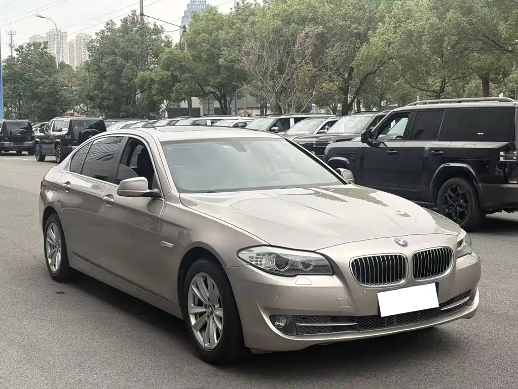 BMW 5 Series — миниатюра 3