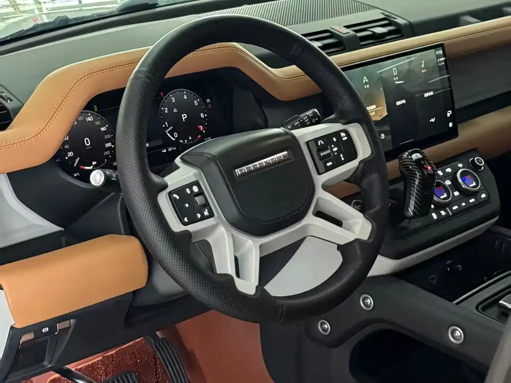 Land Rover Defender — миниатюра 4