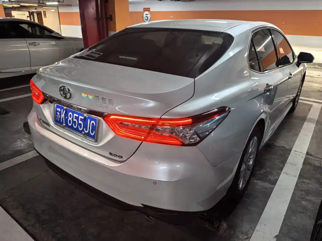 Toyota Camry — миниатюра 10