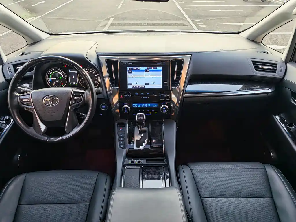 Toyota Vellfire — миниатюра 7