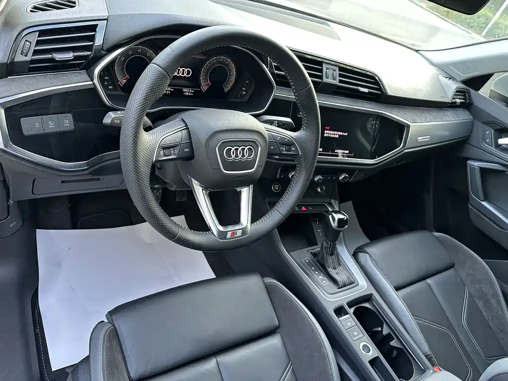 Audi Q3 Sportback — миниатюра 12