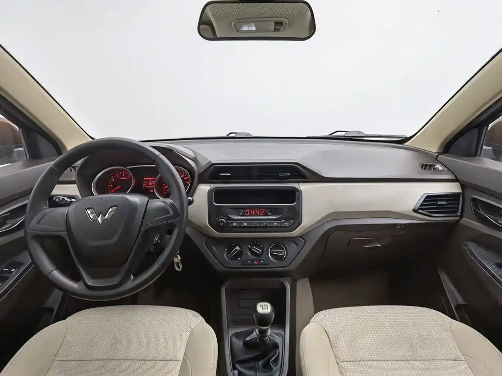Wuling Hongguang — миниатюра 5