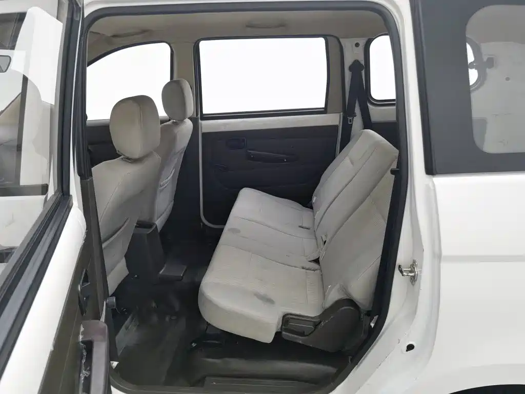 Wuling Hongguang — миниатюра 15