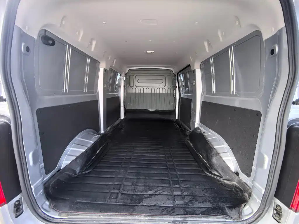 CHANGAN CHANGAN RUIXING M60