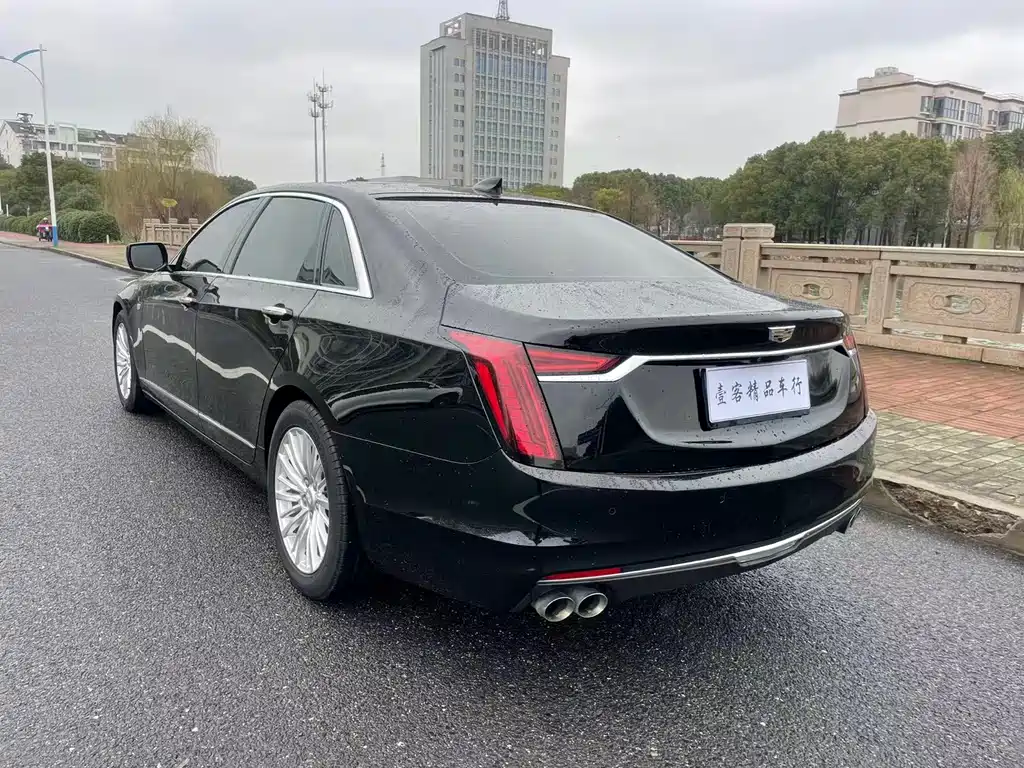 CADILLAC CT6