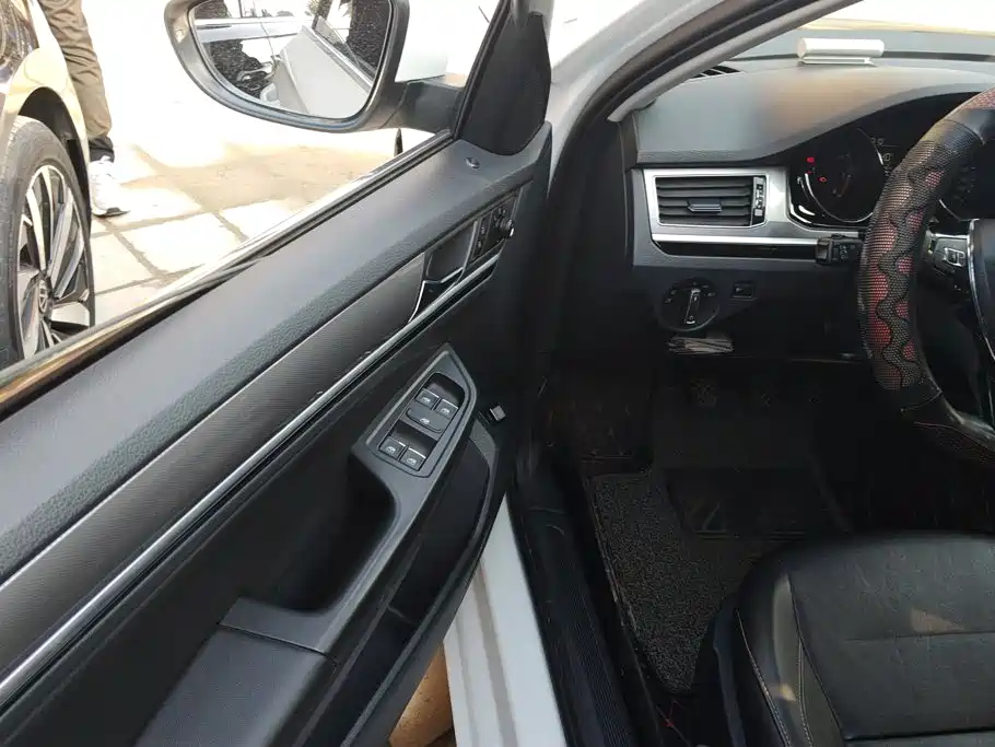 Volkswagen Bora — миниатюра 7