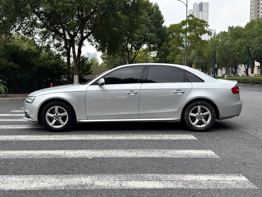 Audi A4L — миниатюра 4