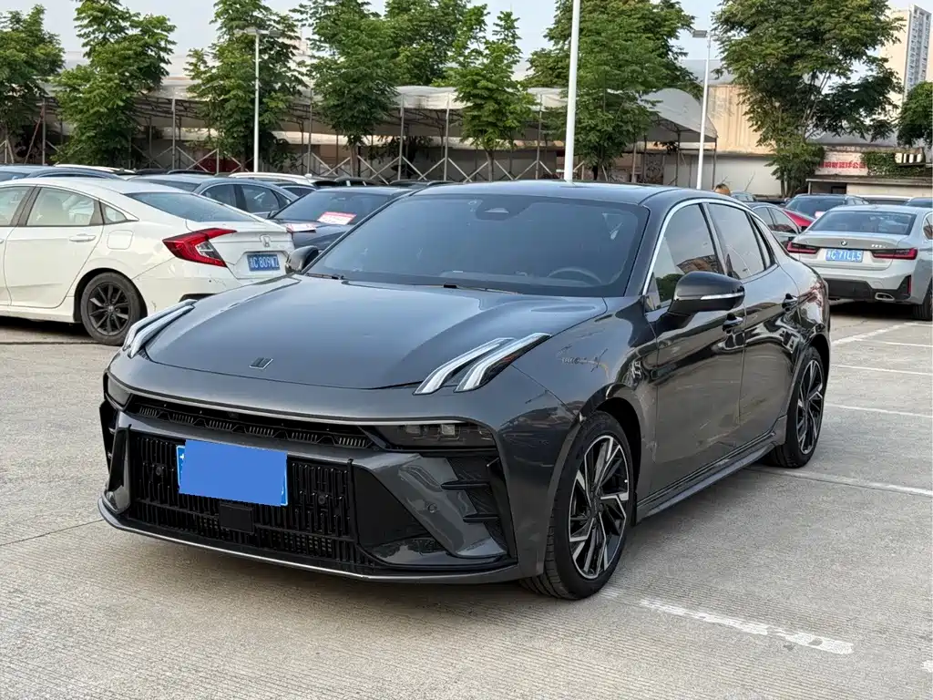 Купить Lynk & Co 03