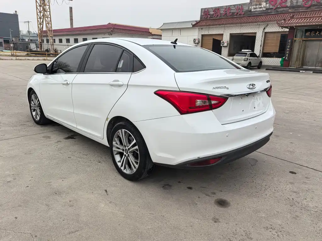 CHERY ARRIZO 5