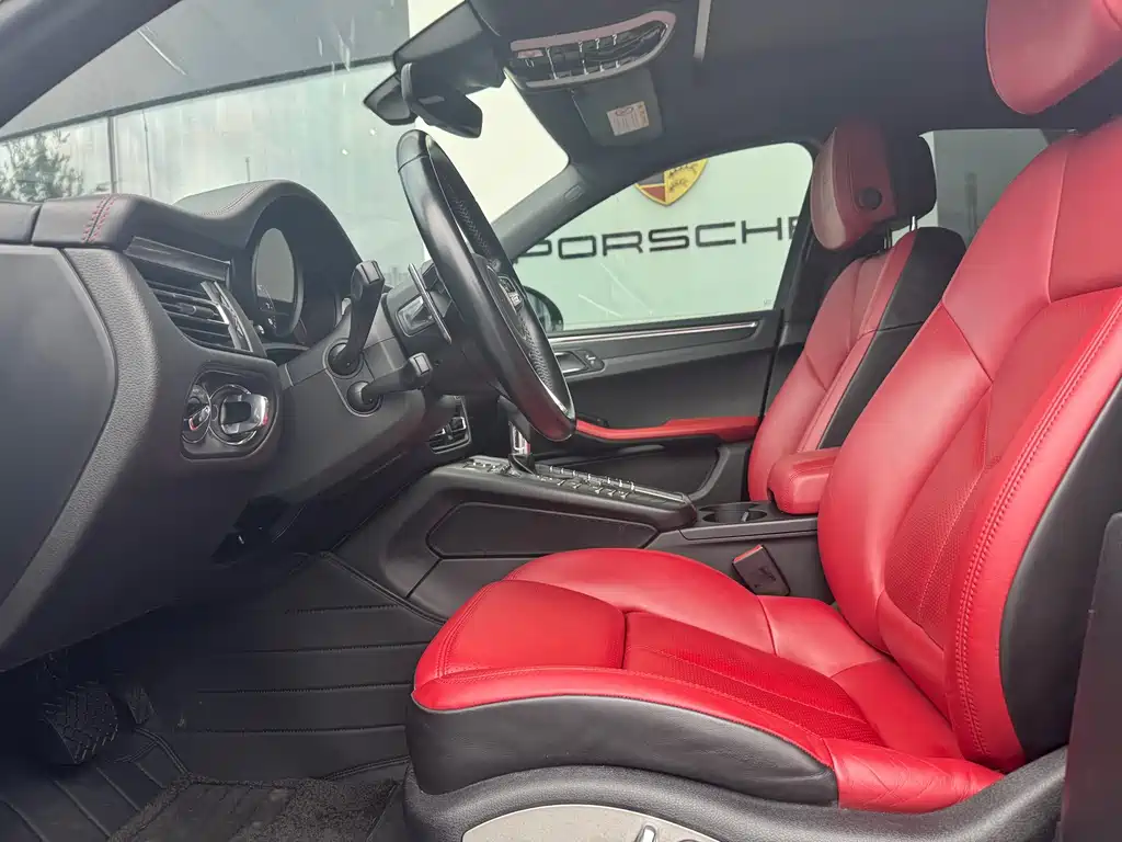 Porsche Macan — миниатюра 10