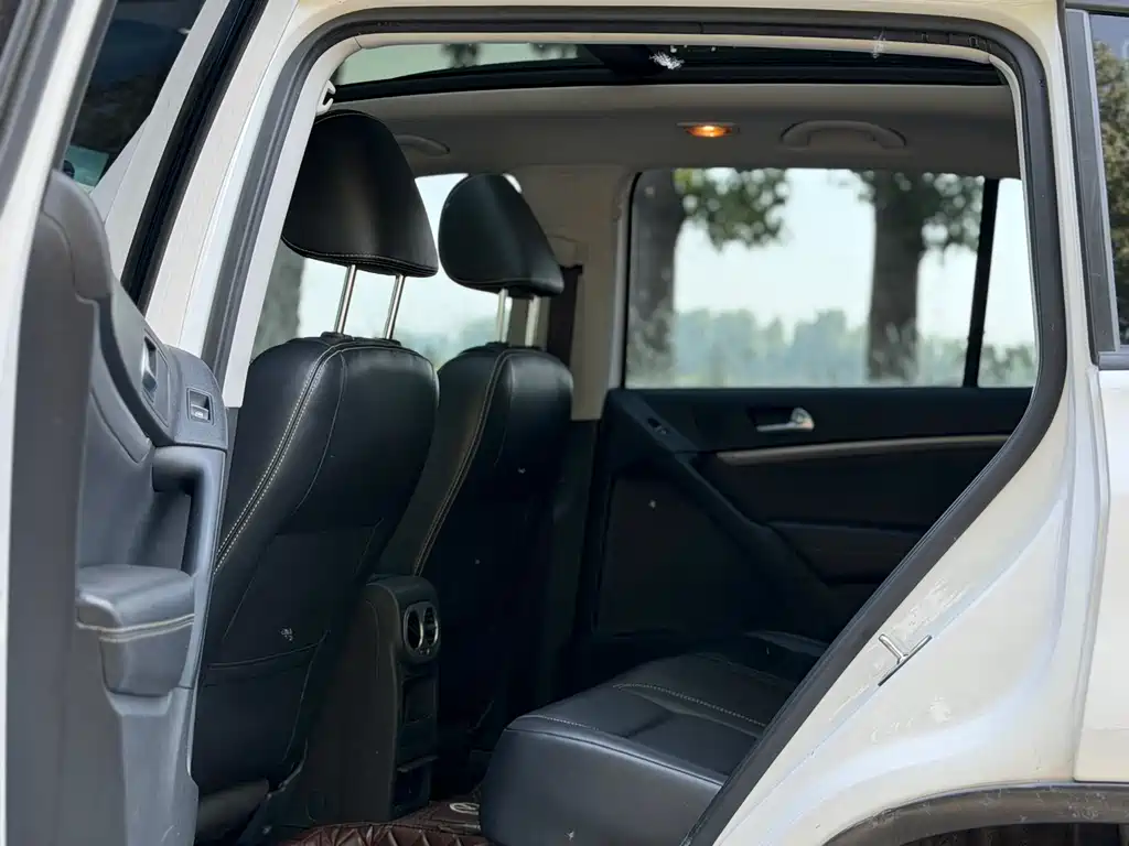 Volkswagen Tiguan - фото 11
