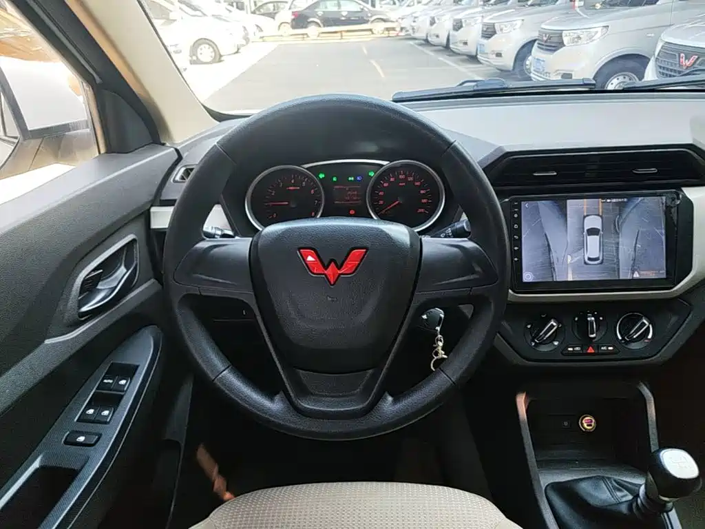 Wuling Hongguang — миниатюра 11